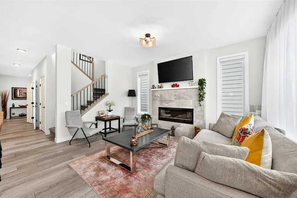 19 Versant View SW