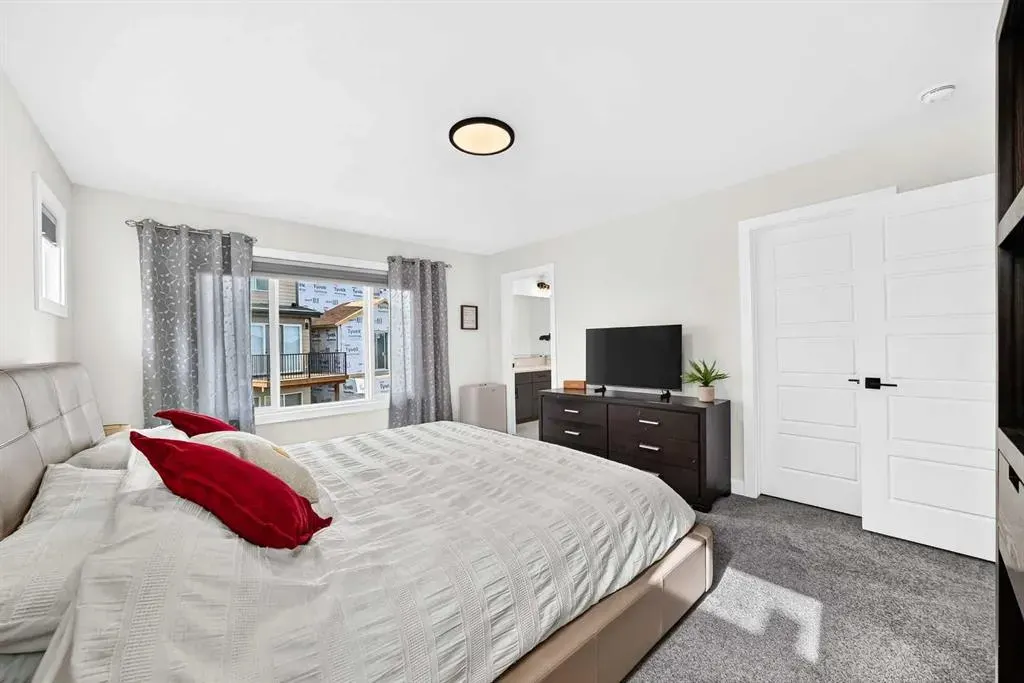 19 Versant View SW