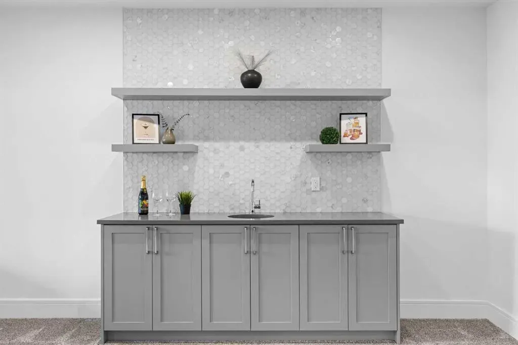 351 Marina Landing SE