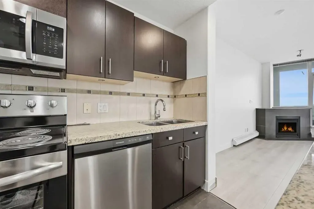 77 Spruce Place SW #1003