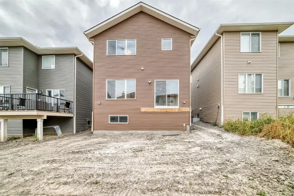 1359 Bayview Crescent SW