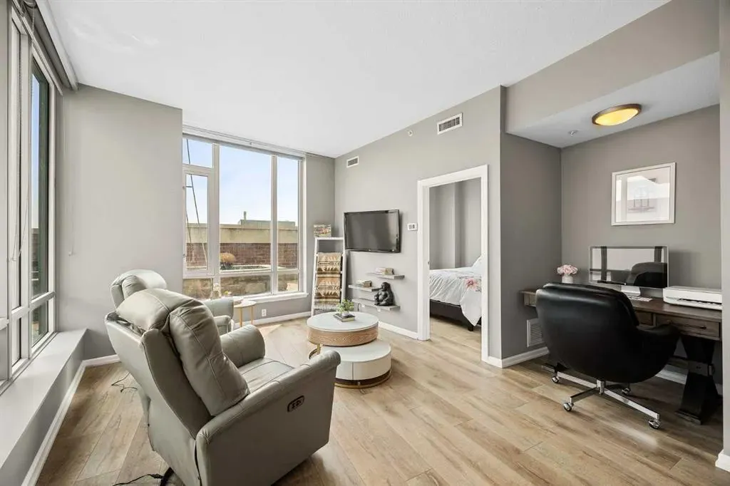 210 15 Avenue SE #206