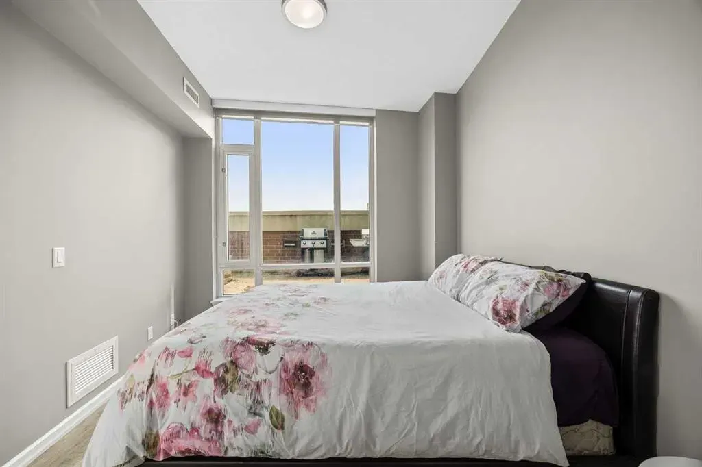 210 15 Avenue SE #206