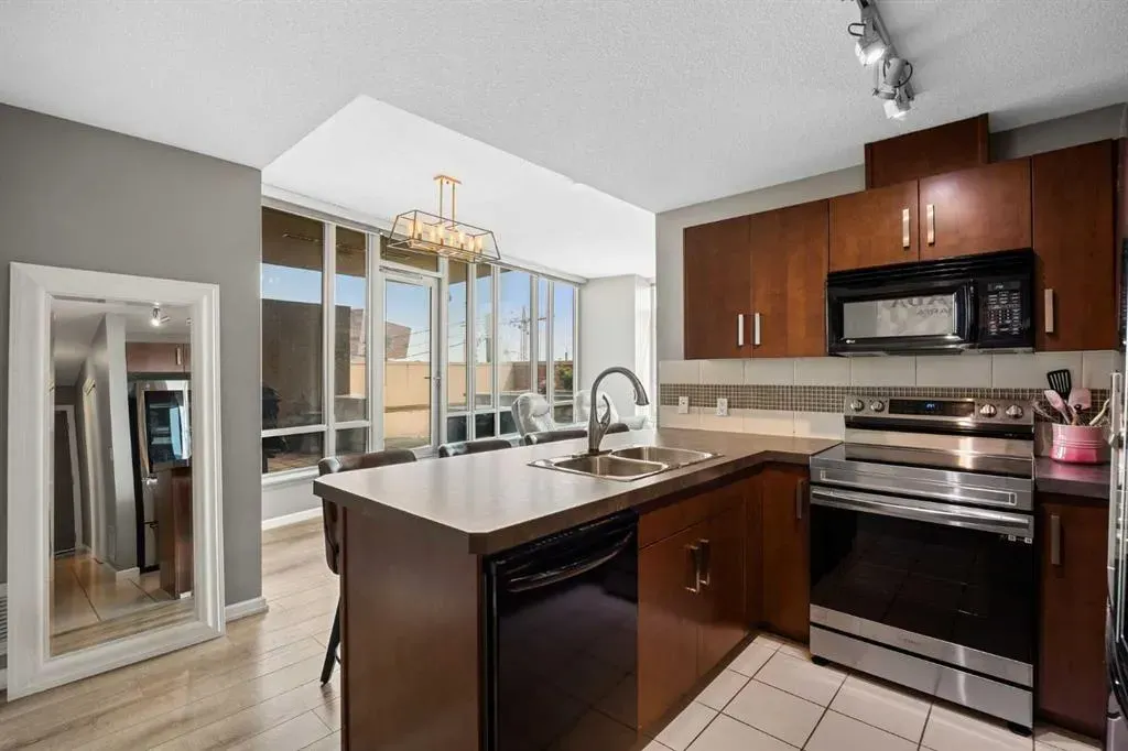 210 15 Avenue SE #206