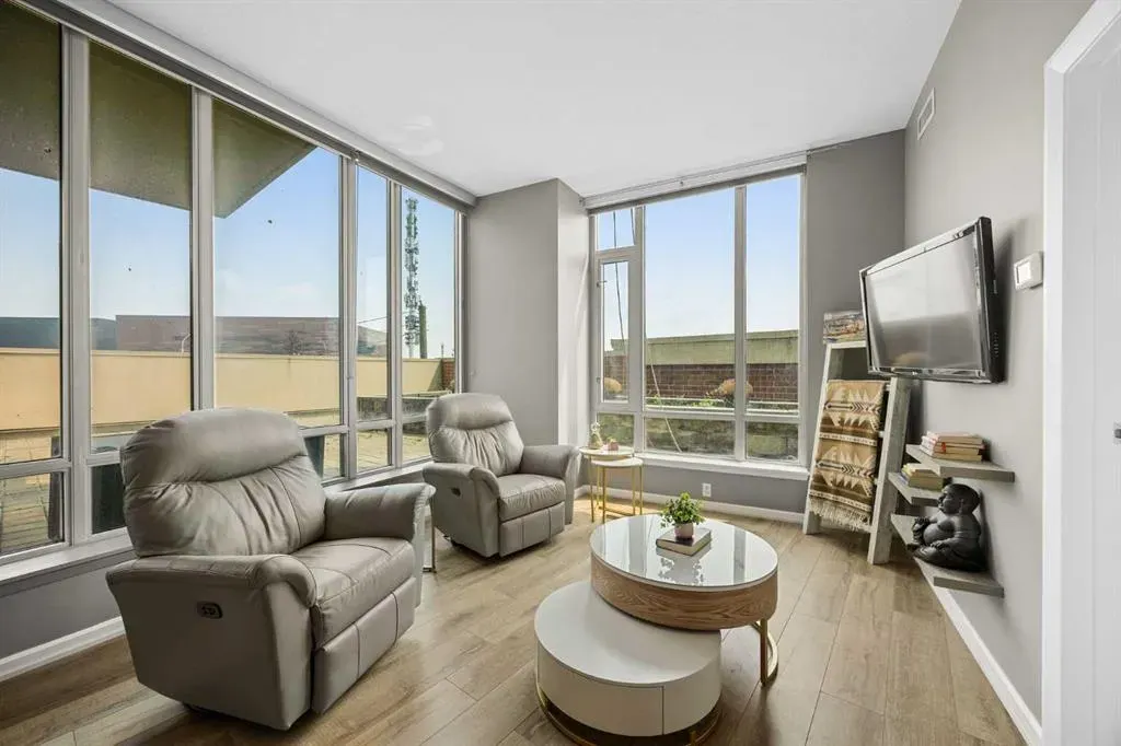 210 15 Avenue SE #206
