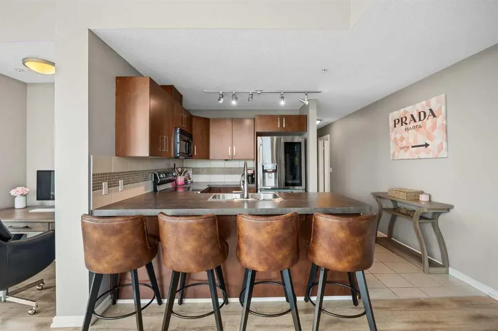 210 15 Avenue SE #206