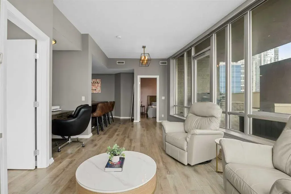 210 15 Avenue SE #206