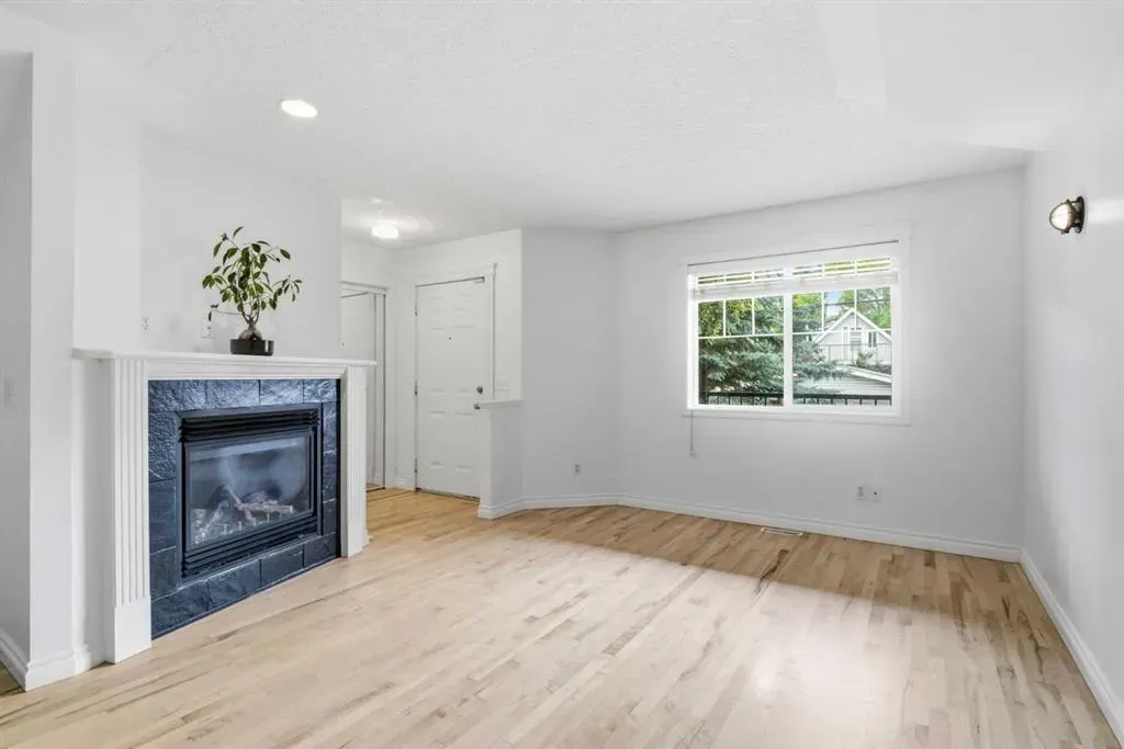 435 13 Avenue NE #2