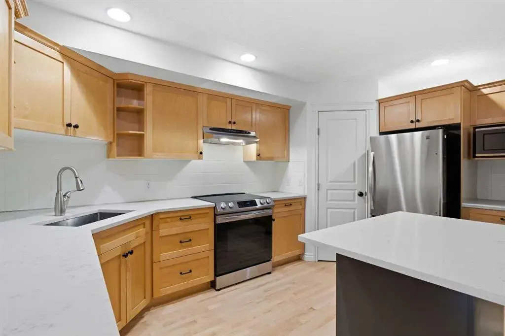 435 13 Avenue NE #2