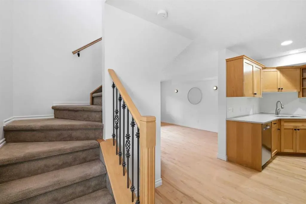 435 13 Avenue NE #2