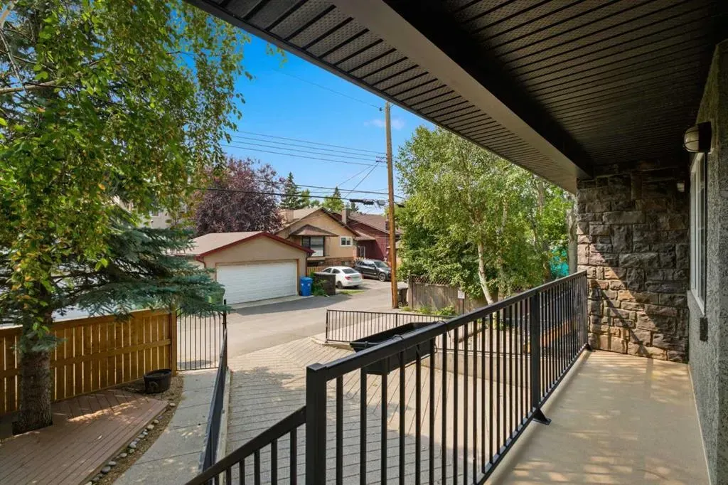 435 13 Avenue NE #2