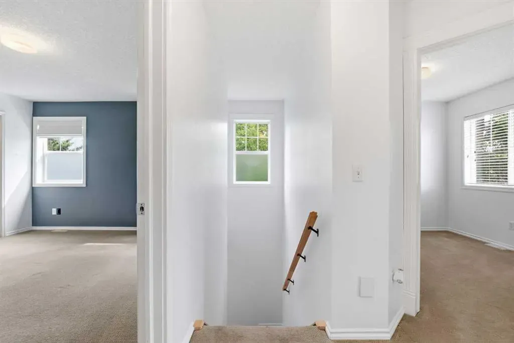 435 13 Avenue NE #2