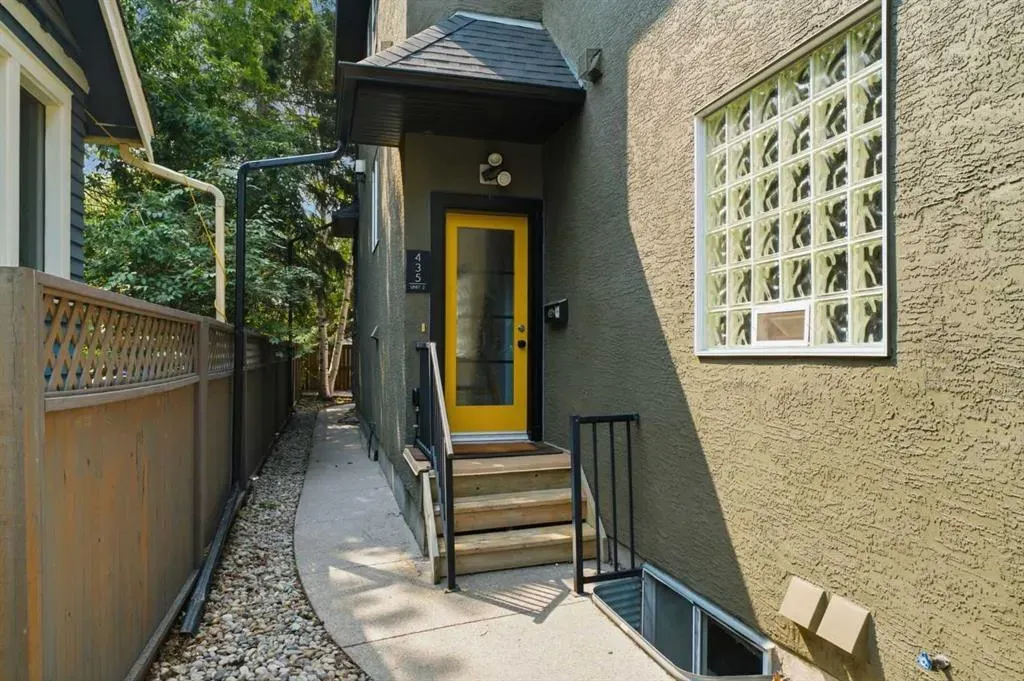435 13 Avenue NE #2