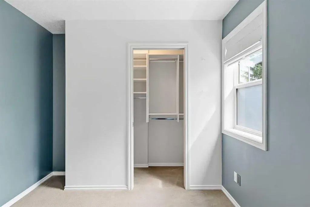 435 13 Avenue NE #2