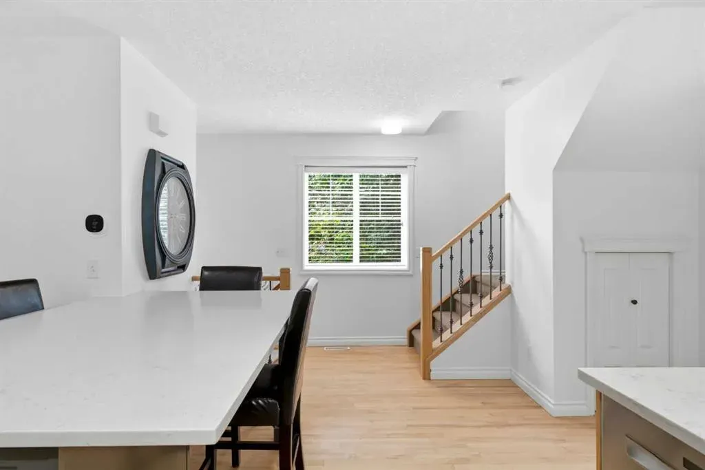 435 13 Avenue NE #2