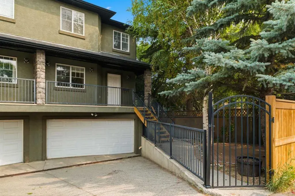 435 13 Avenue NE #2