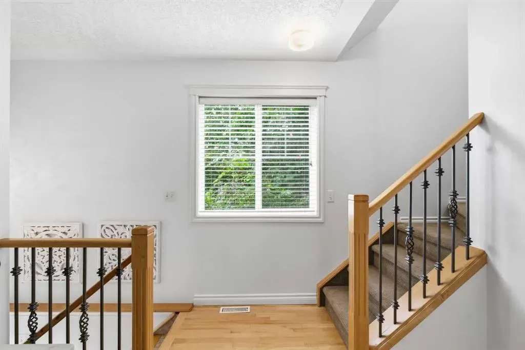 435 13 Avenue NE #2