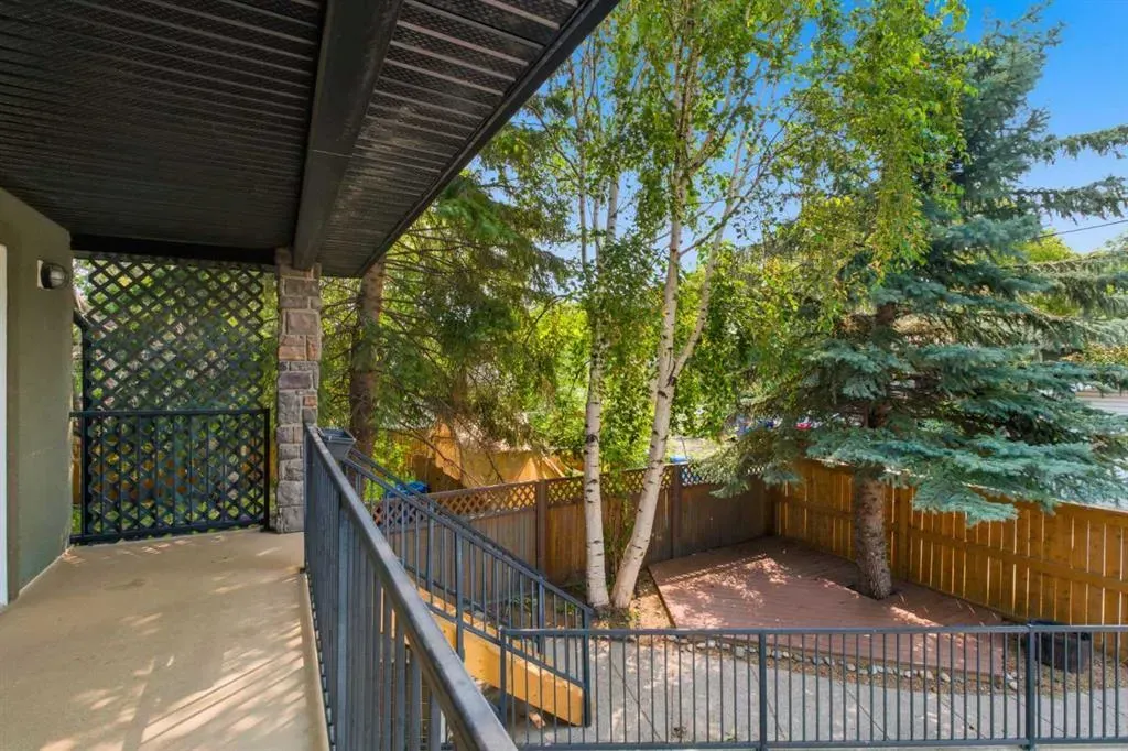 435 13 Avenue NE #2