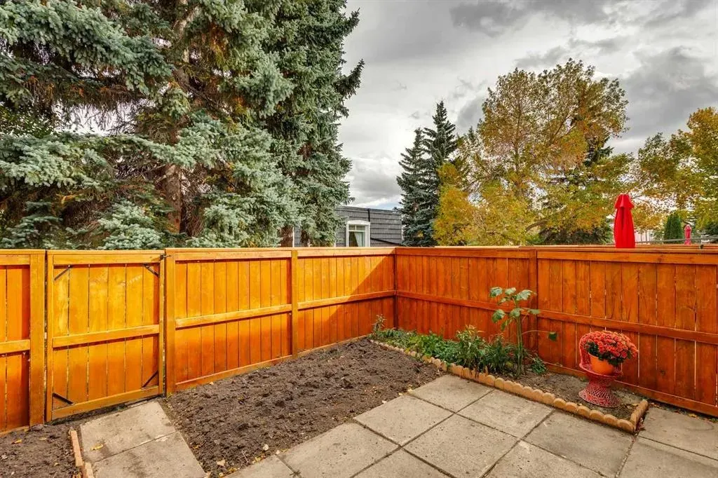 330 Canterbury Drive SW #23