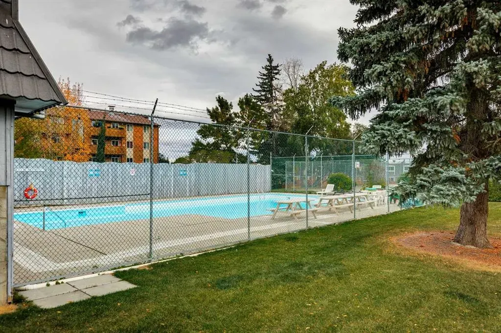 330 Canterbury Drive SW #23