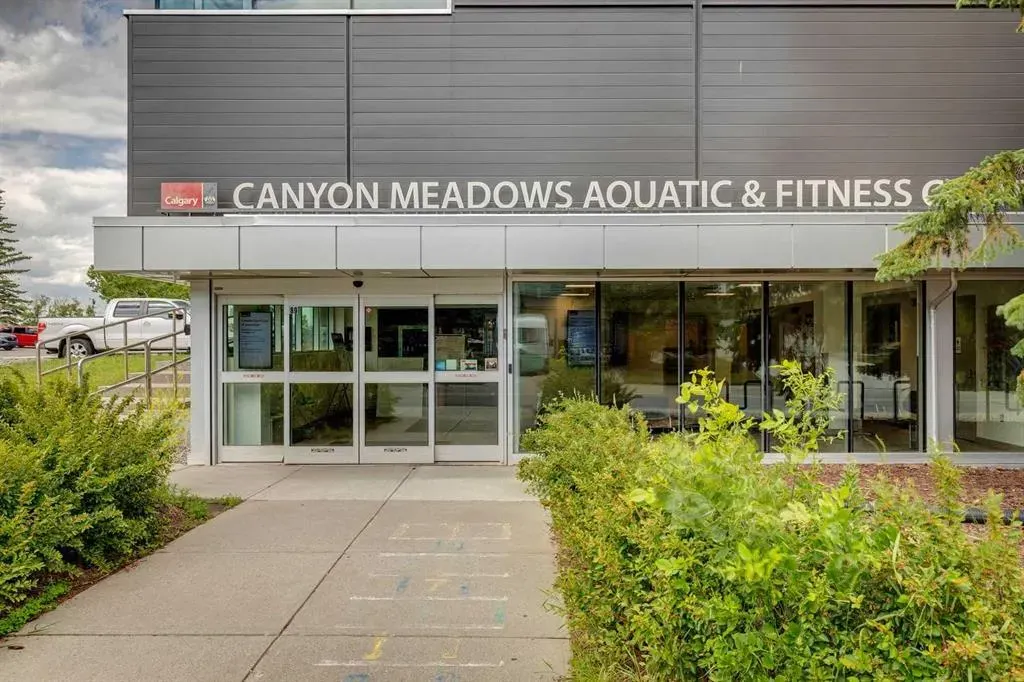330 Canterbury Drive SW #23