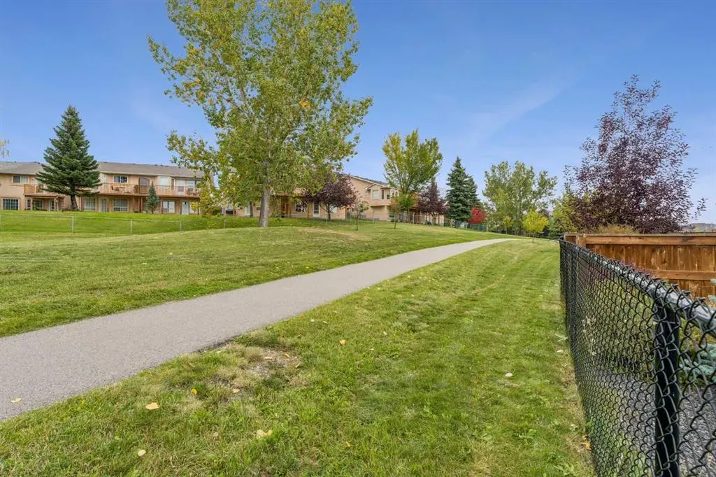 125 Harvest Hills Way NE