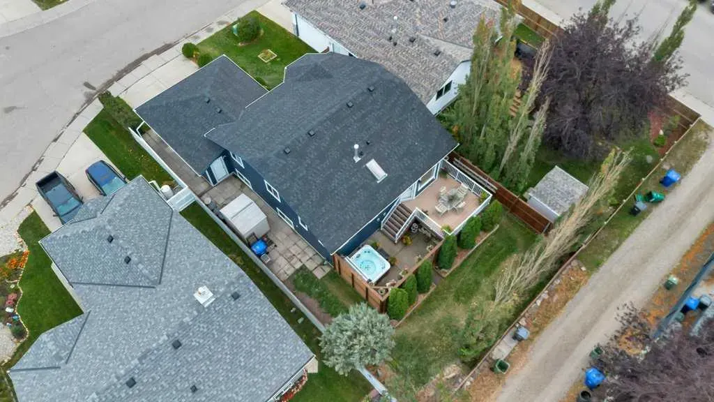 409 Strathford Bay