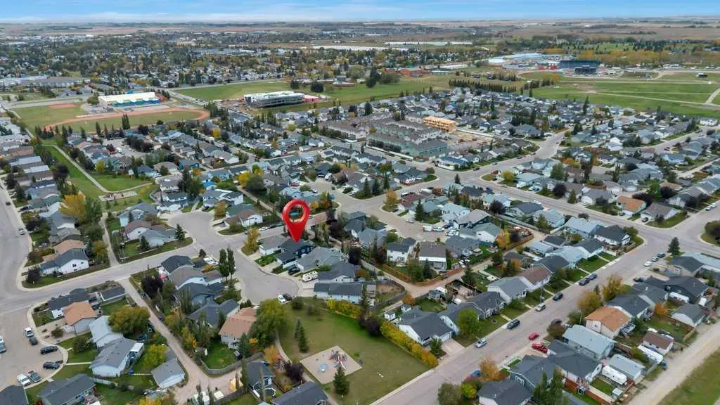 409 Strathford Bay