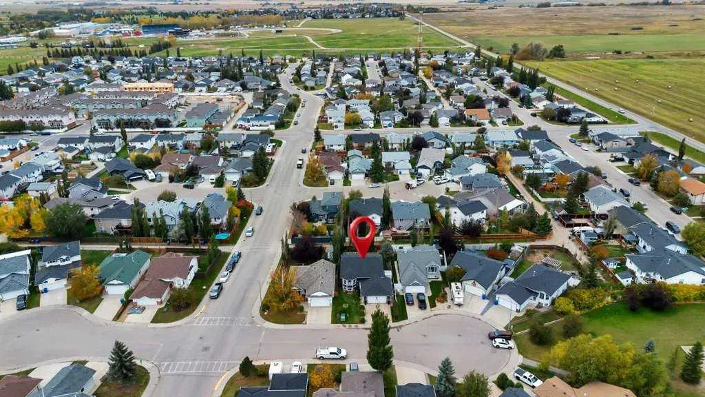 409 Strathford Bay