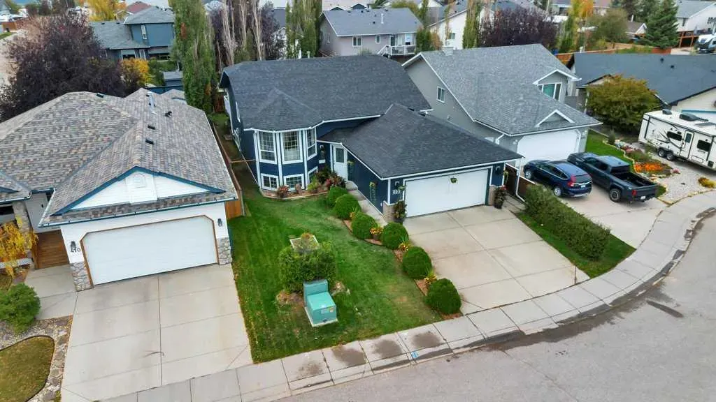 409 Strathford Bay