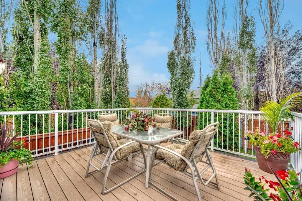 409 Strathford Bay