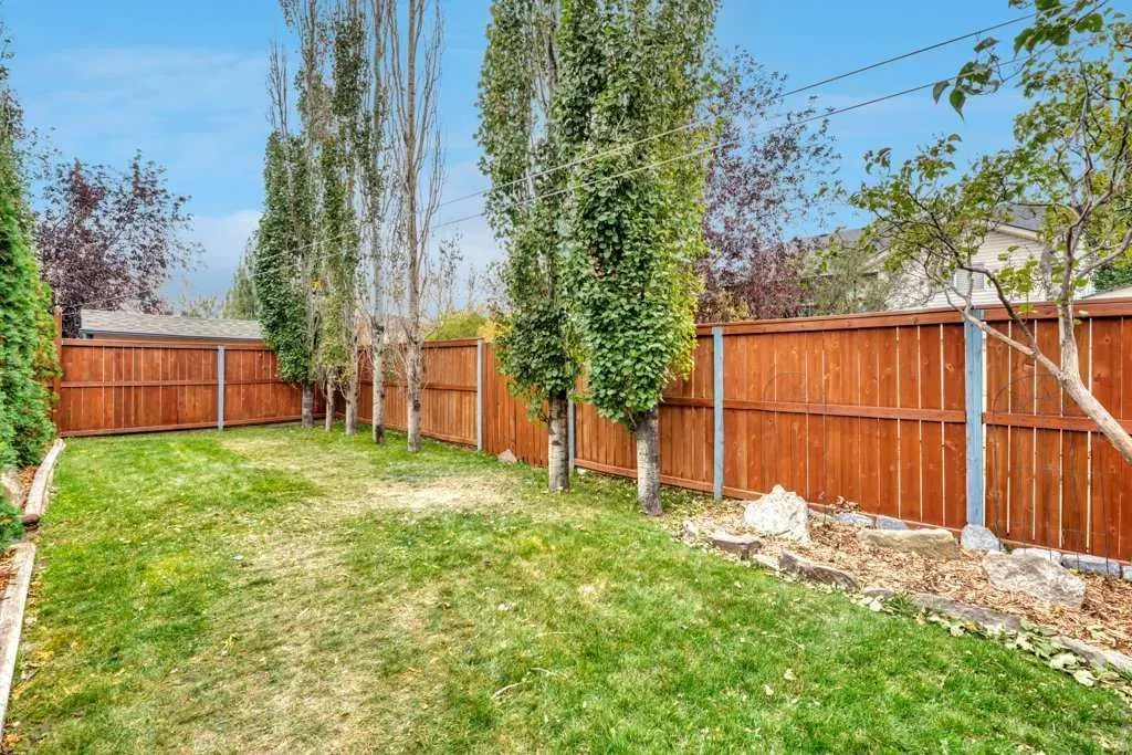 409 Strathford Bay