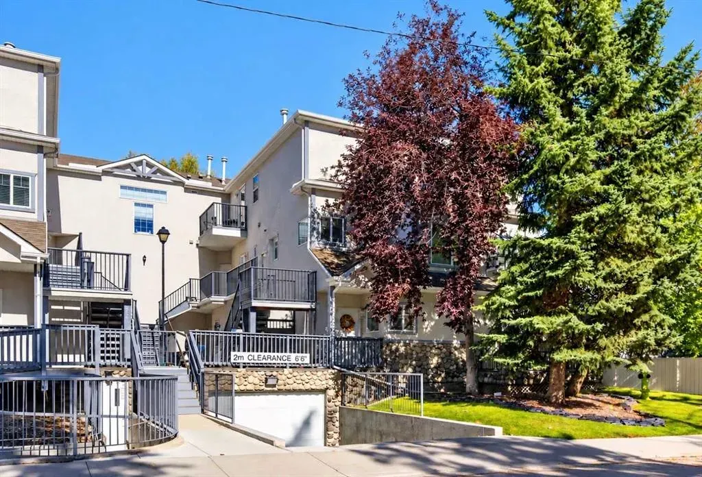 622 56 Avenue SW #102
