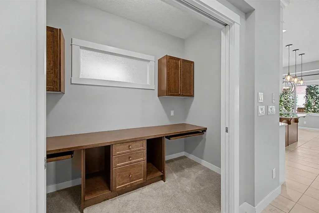 604 Midtown Place SW