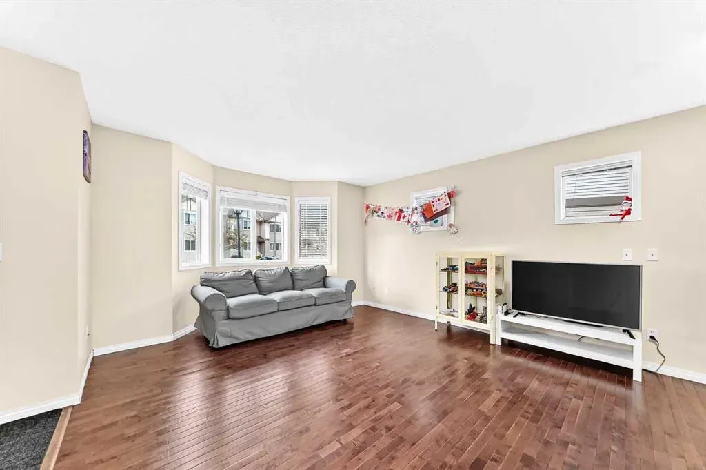 48 Royal Birch Villas NW