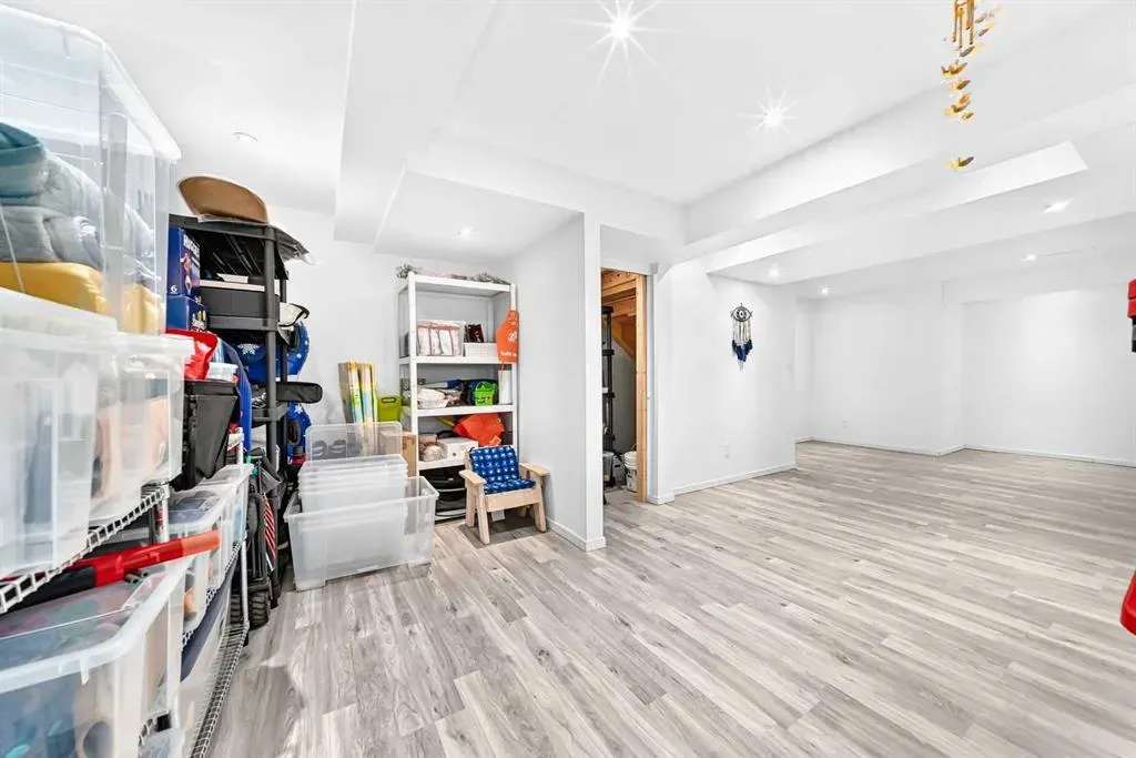 48 Royal Birch Villas NW