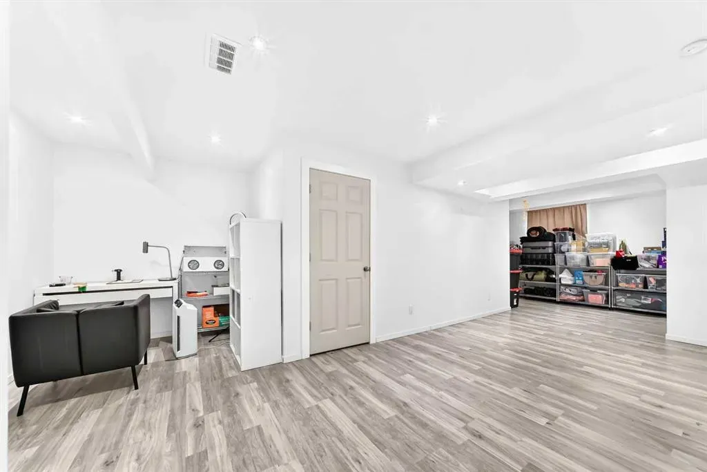 48 Royal Birch Villas NW