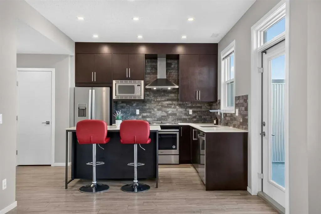 315 Redstone Walk NE #203