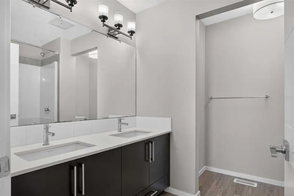 315 Redstone Walk NE #203