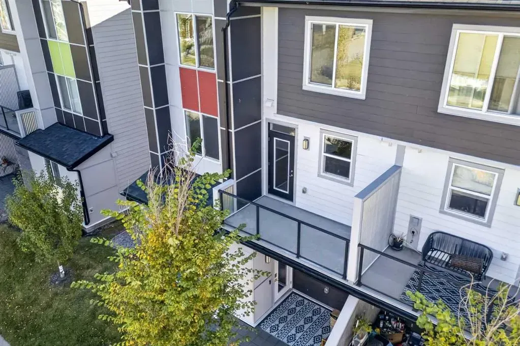 315 Redstone Walk NE #203