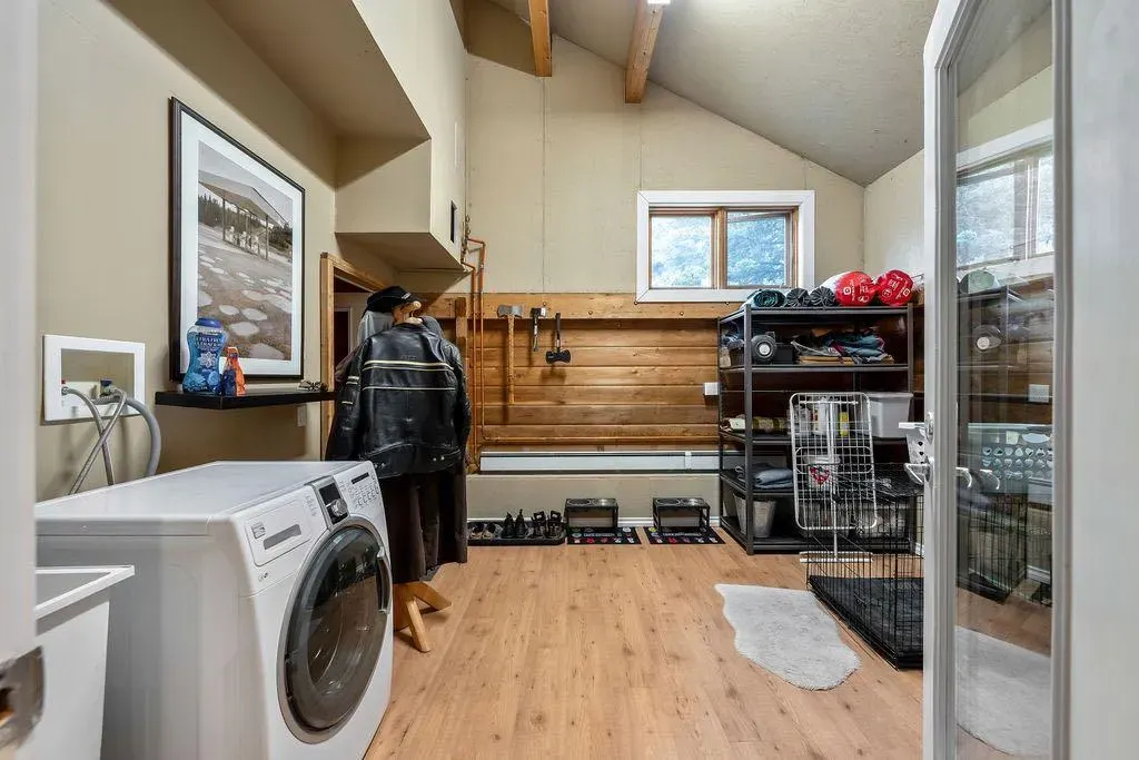 44 Elk Valley Grove