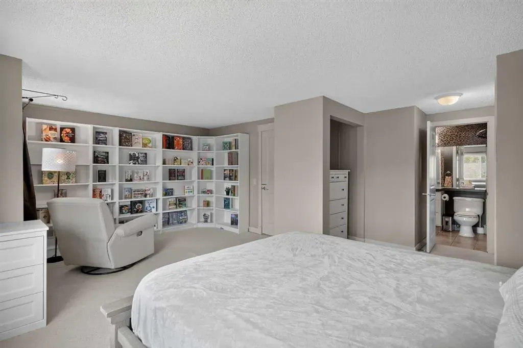 571 Point Mckay Grove NW