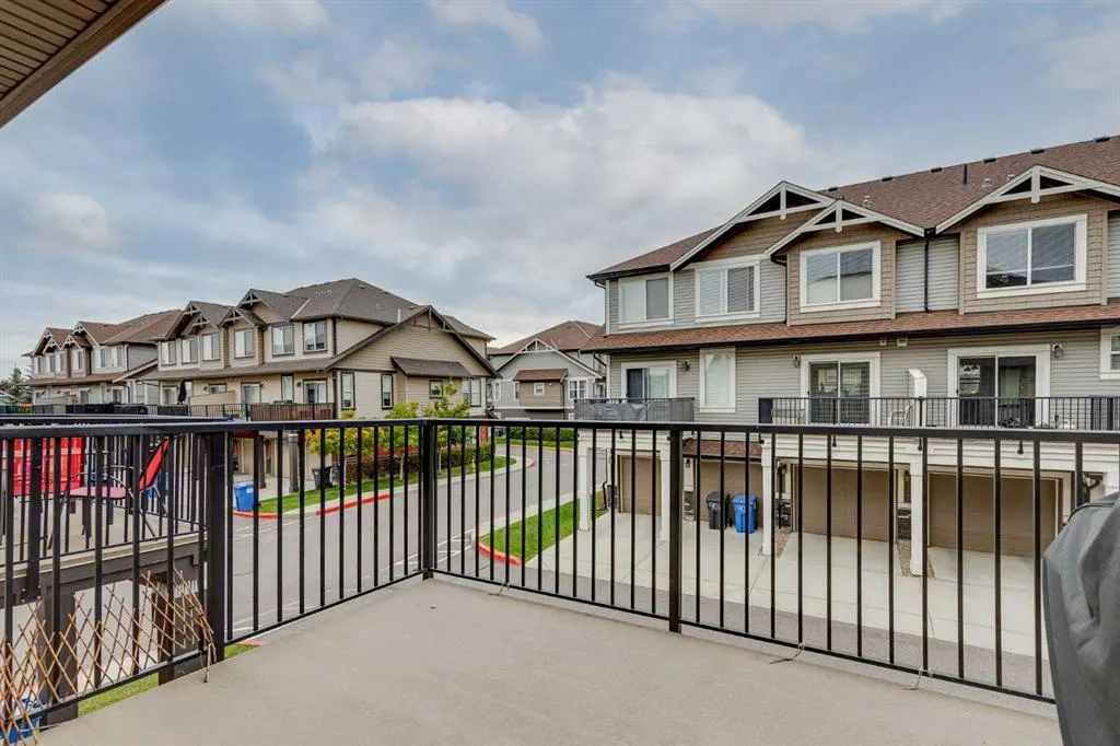 280 Williamstown Close NW #302
