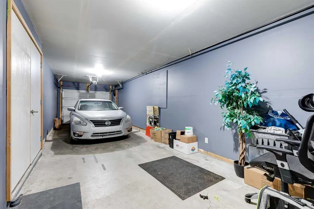 280 Williamstown Close NW #302