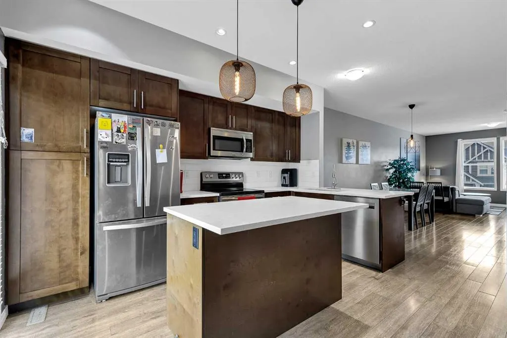 280 Williamstown Close NW #302