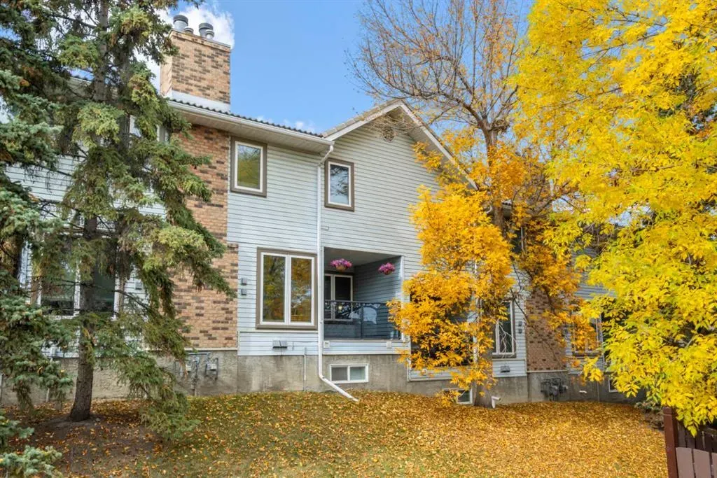 76 Coachway Gardens SW