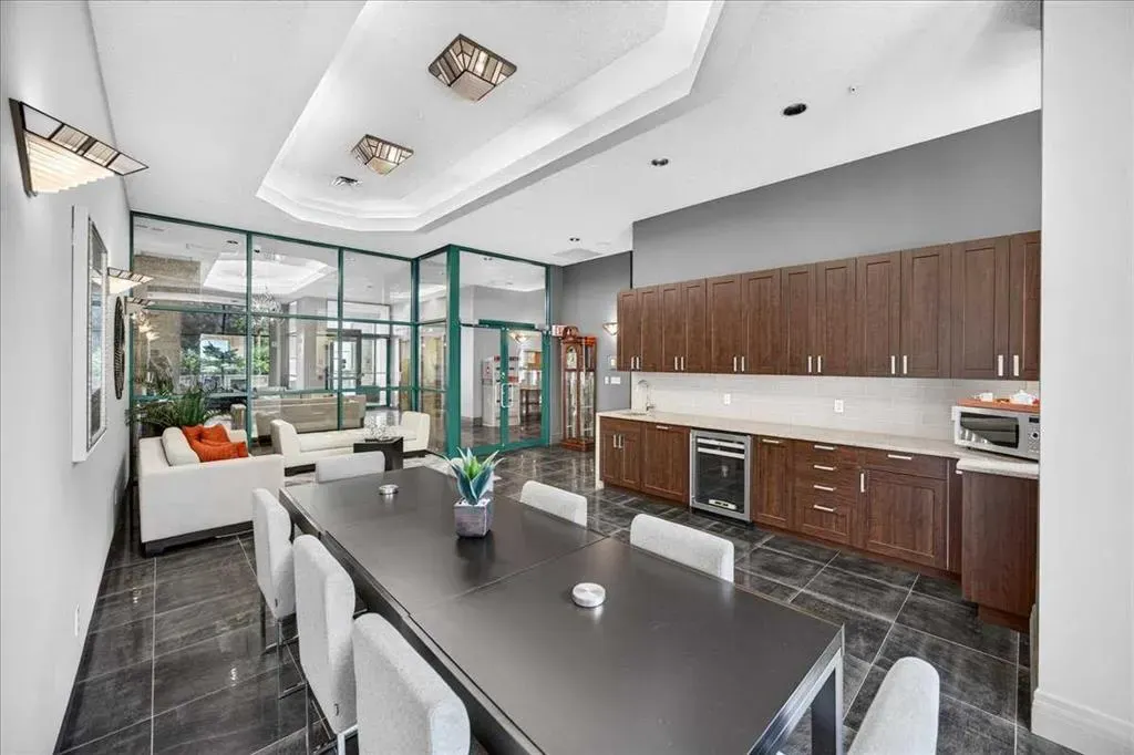 801 2 Avenue SW #1402