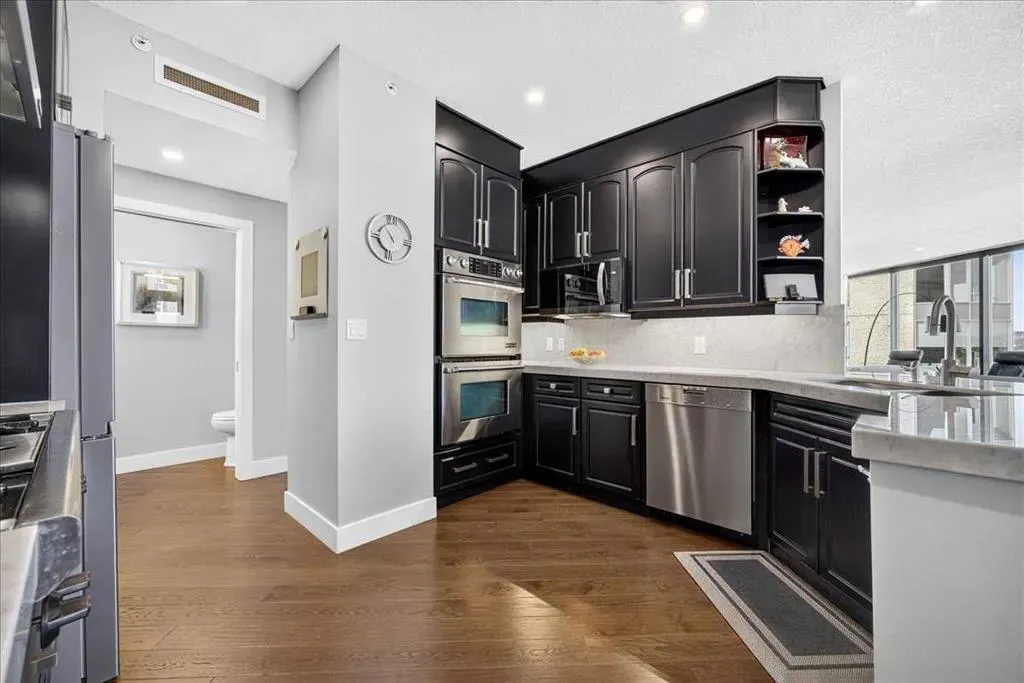 801 2 Avenue SW #1402
