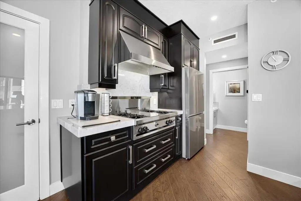 801 2 Avenue SW #1402