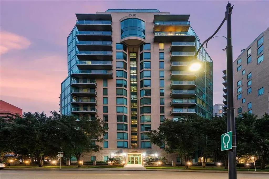 801 2 Avenue SW #1402